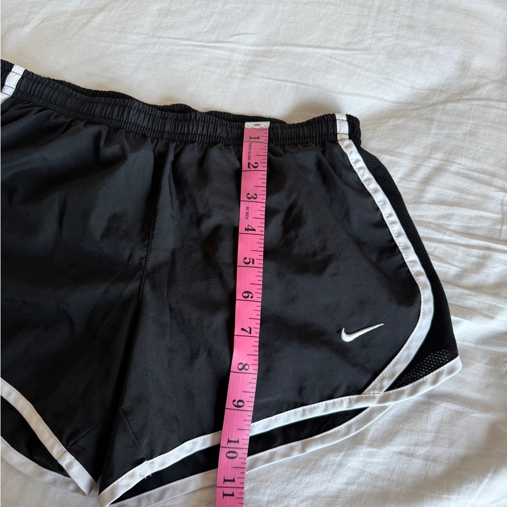 Nike Dri-Fit Tempo Running Shorts Black White Lined size M - Picture 8 of 9